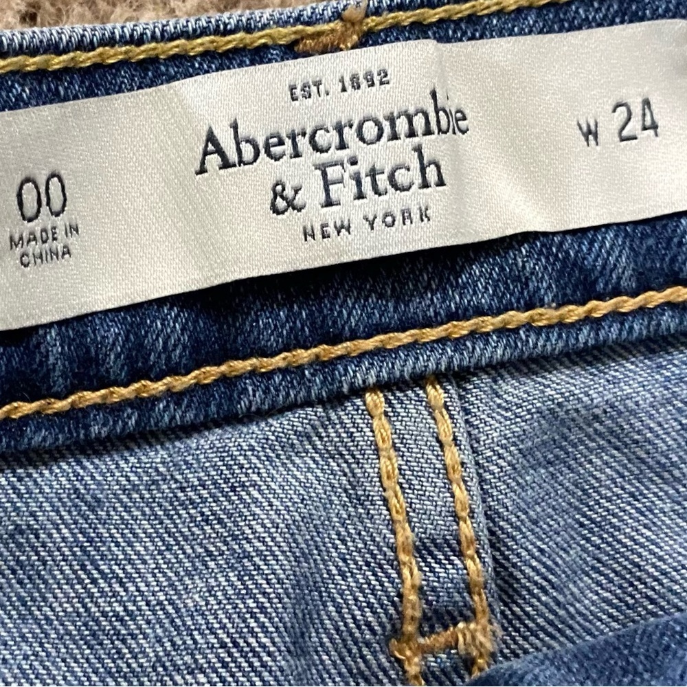 Abercrombe B Fitch Jean Shorts Size 00 - Picture 6 of 6